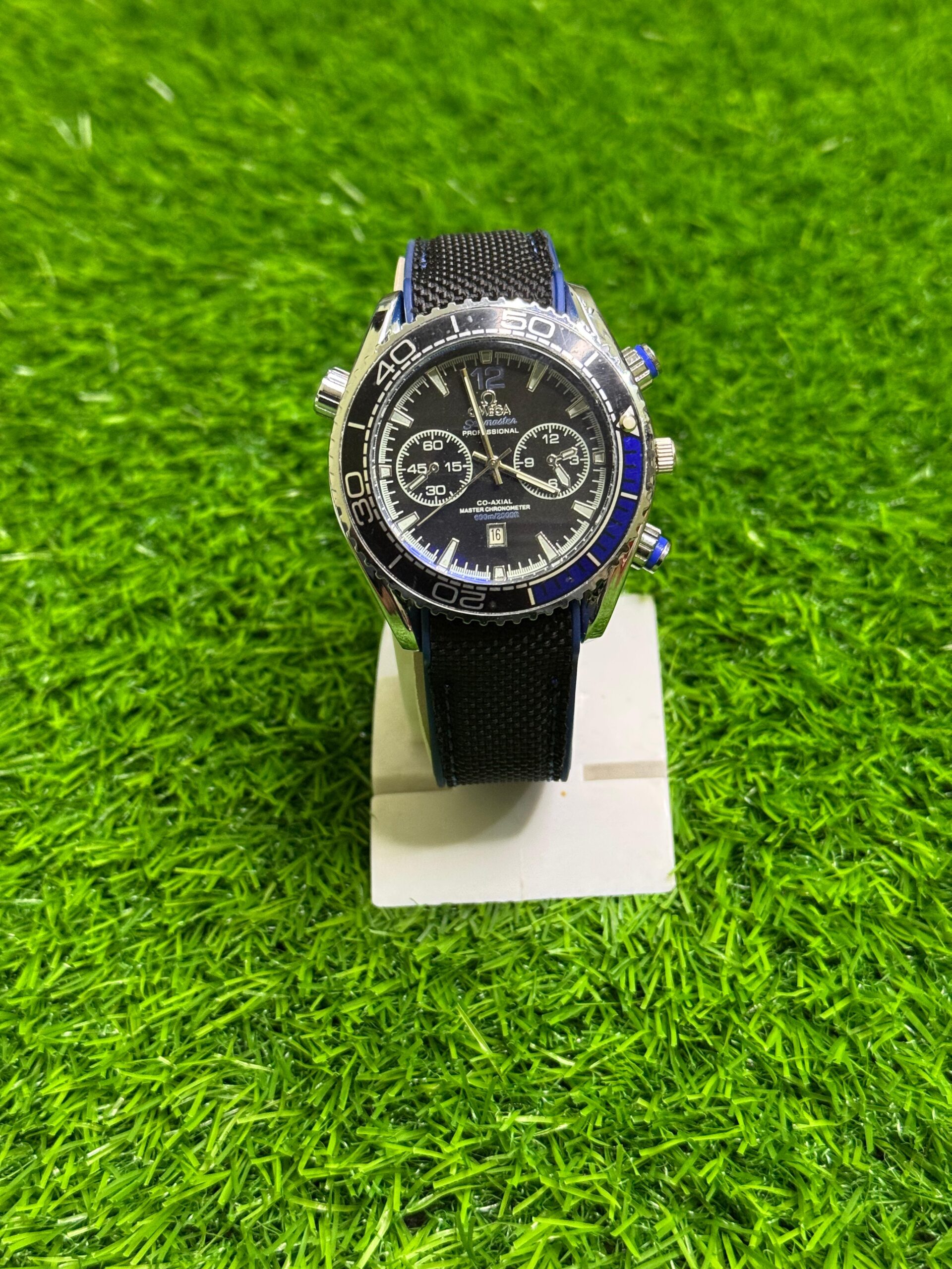 Omega Seamaster Planet Ocean - Image 11