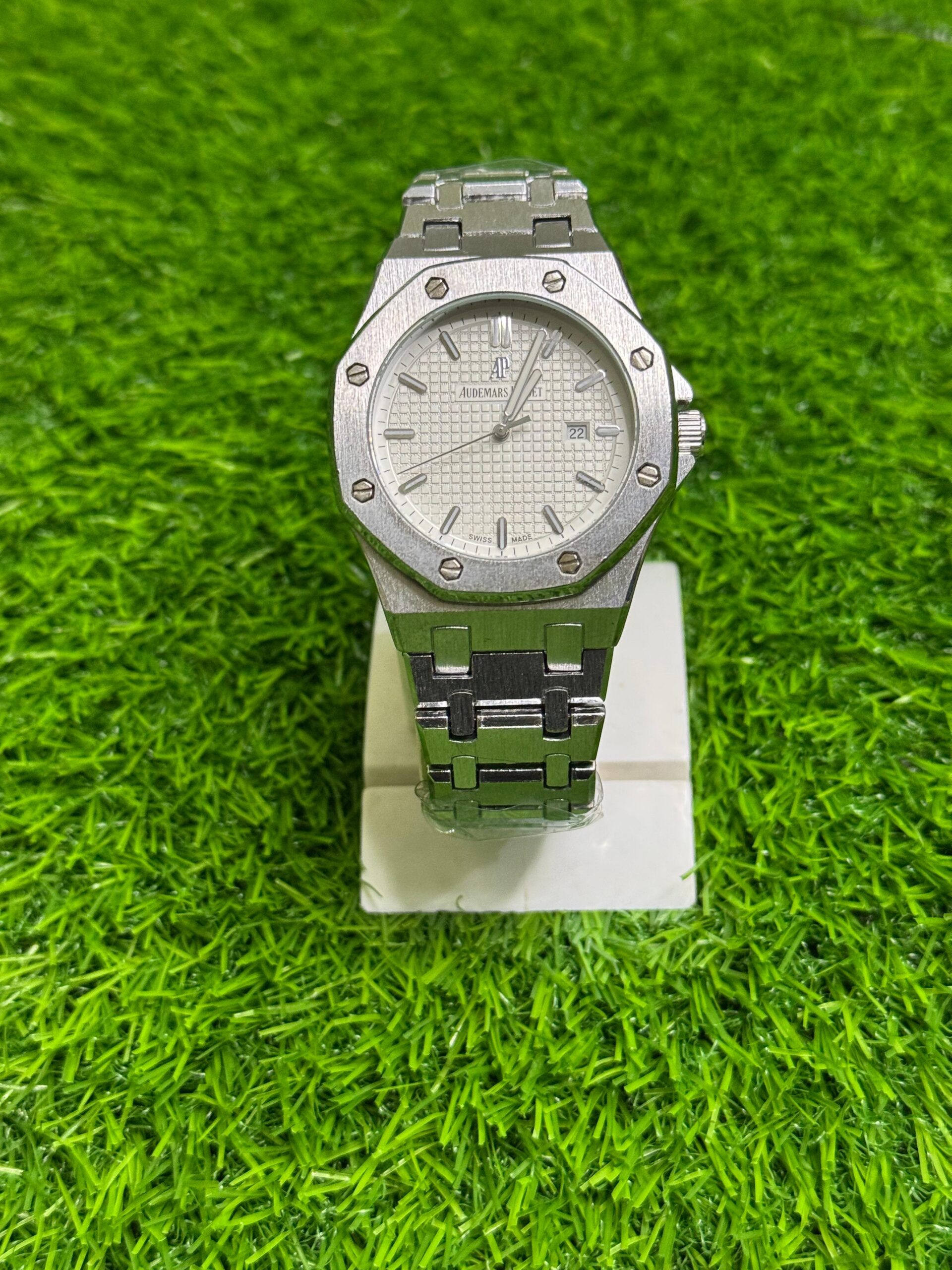 Audemars Piguet Royal Oak Date – Luxury Swiss Quartz Watch