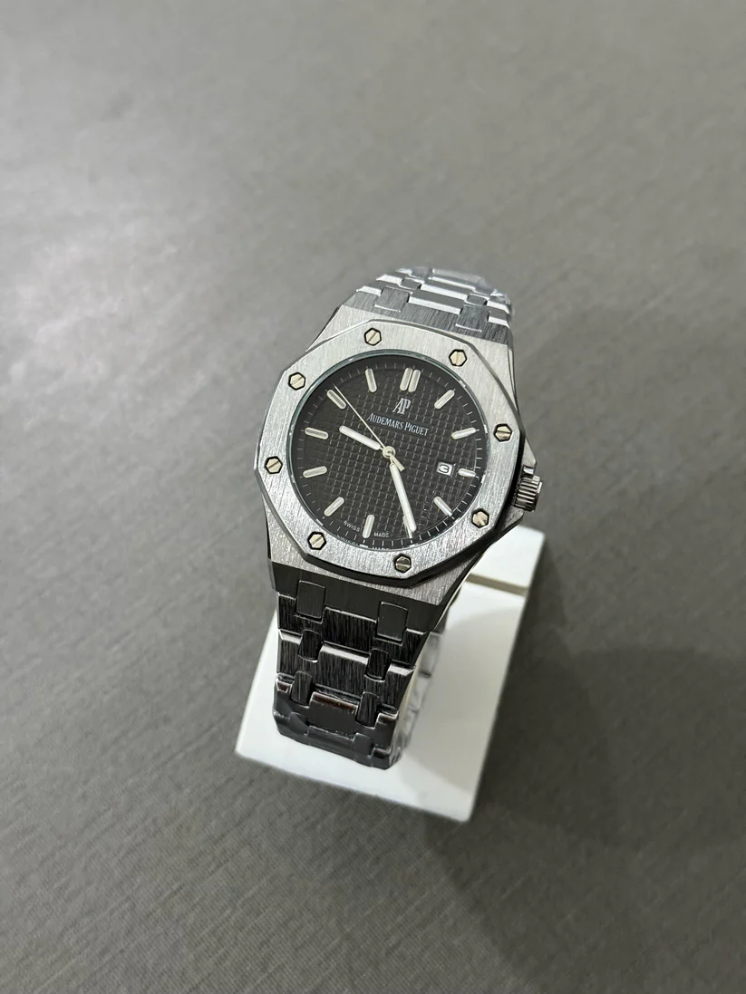 Audemars Piguet Royal Oak Date – Luxury Swiss Quartz Watch - Image 3